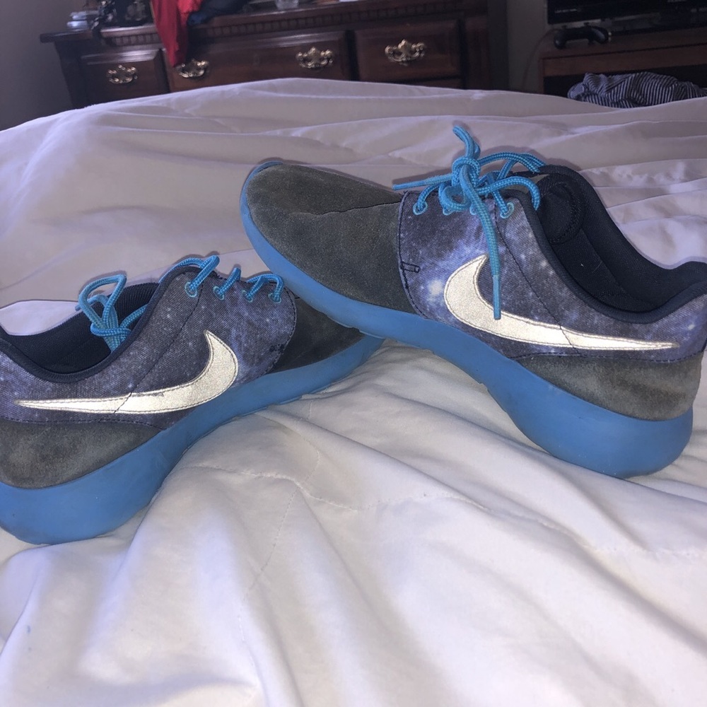Custom Nike Galaxy Roshes💫🌪